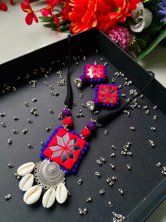 Red blue small necklace