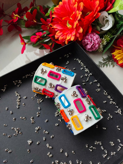 Mirror Handcuff (white)